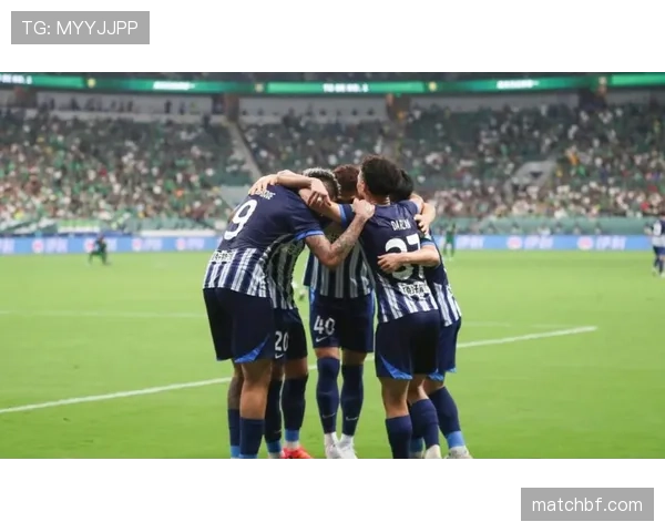 国安下半场反扑未果,塞尔吉尼奥传中助攻法比奥破门